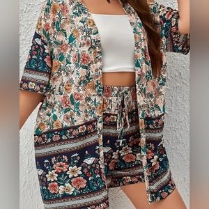 Size 18 2 piece short floral set.
